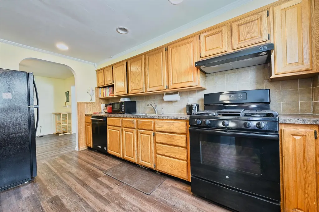 88 Jedwood Place Valley Stream NY 11581