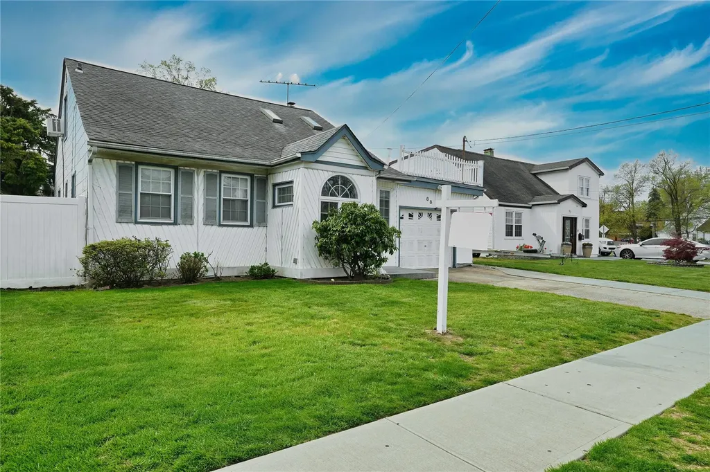 88 Jedwood Place Valley Stream NY 11581
