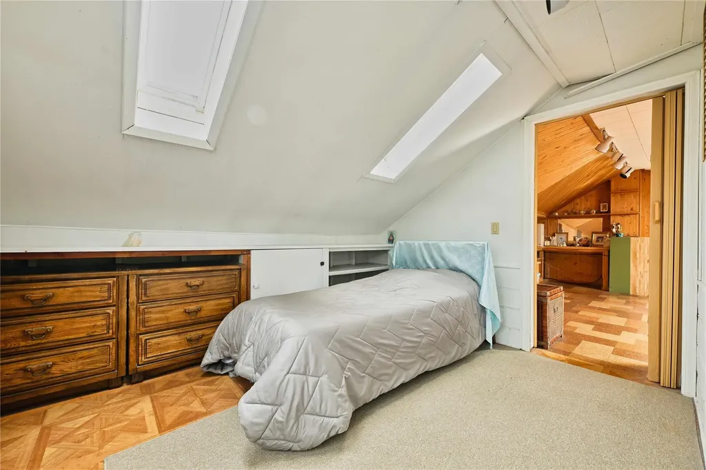 88 Jedwood Place Valley Stream NY 11581