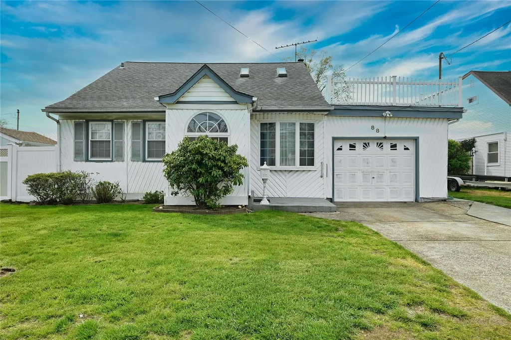 88 Jedwood Place Valley Stream NY 11581
