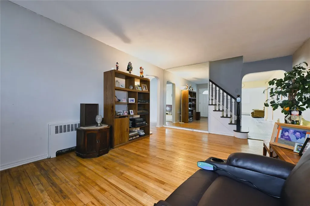 88 Jedwood Place Valley Stream NY 11581