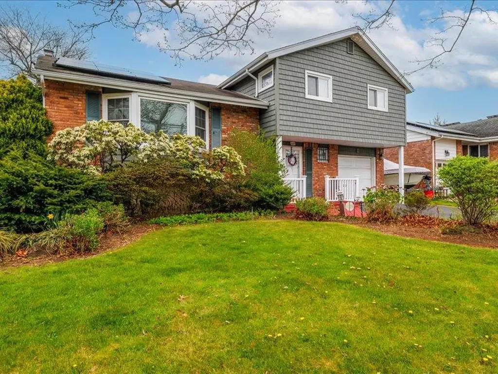 3293 Milburn Avenue Baldwin NY 11510