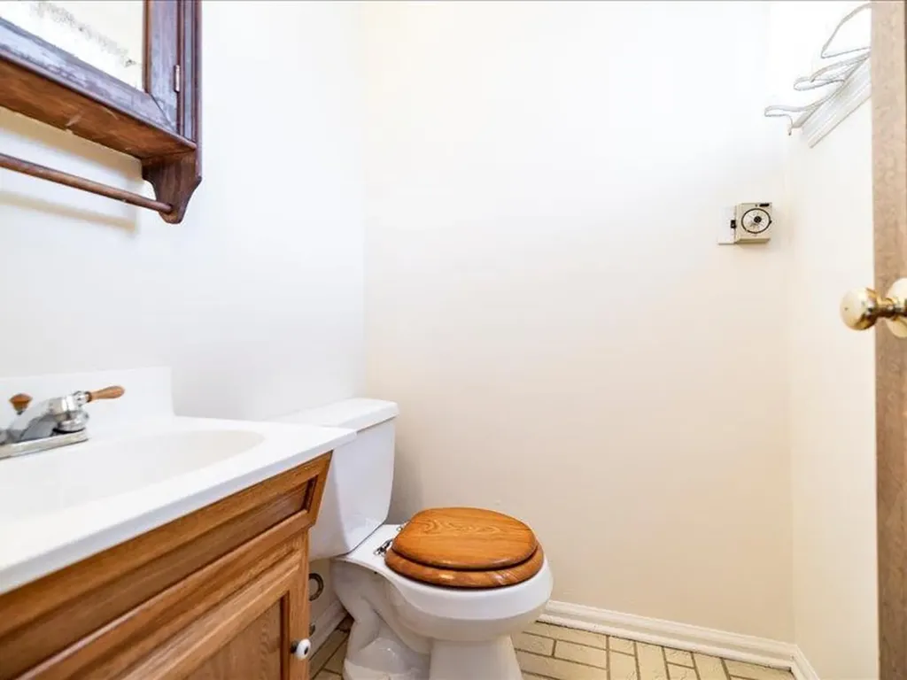 3293 Milburn Avenue Baldwin NY 11510