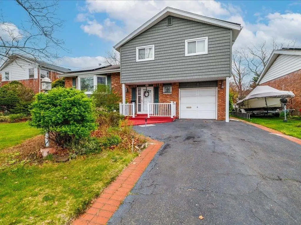 3293 Milburn Avenue Baldwin NY 11510