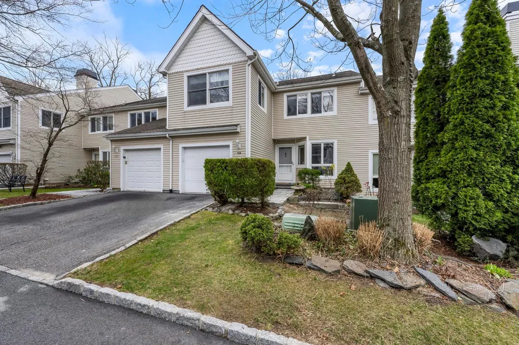 128 Winchester Drive Yonkers NY 10710