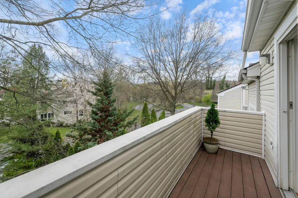 128 Winchester Drive Yonkers NY 10710