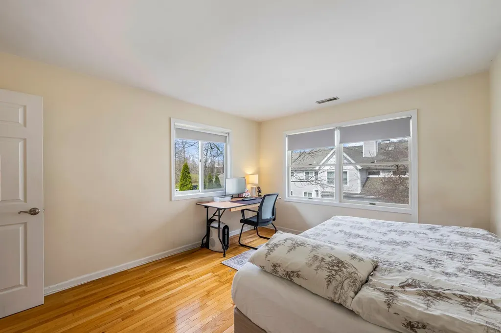128 Winchester Drive Yonkers NY 10710