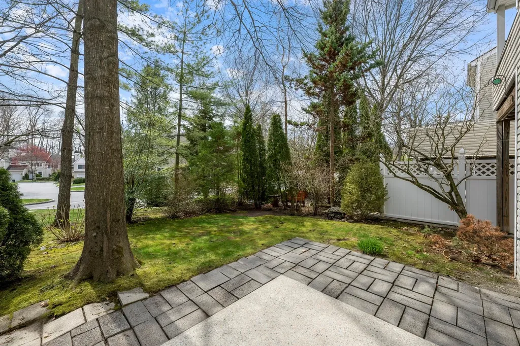128 Winchester Drive Yonkers NY 10710