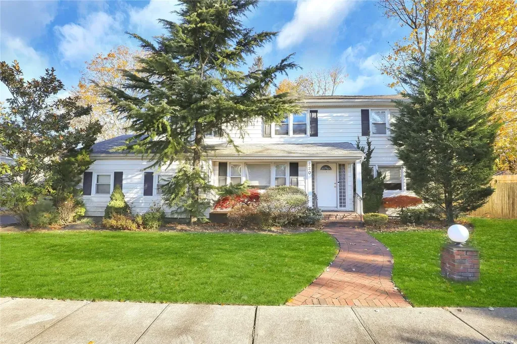 220 Jackson Place Hewlett NY 11557
