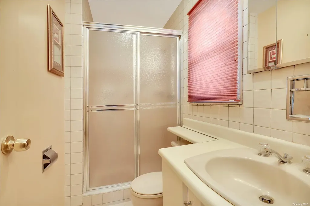 220 Jackson Place Hewlett NY 11557