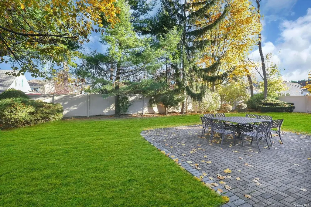 220 Jackson Place Hewlett NY 11557