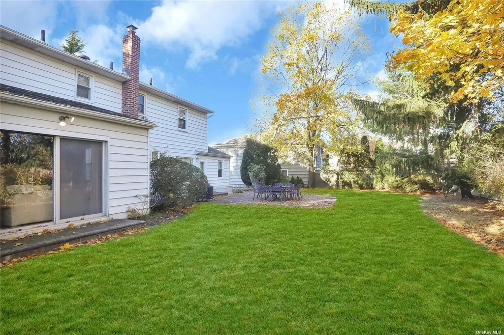 220 Jackson Place Hewlett NY 11557