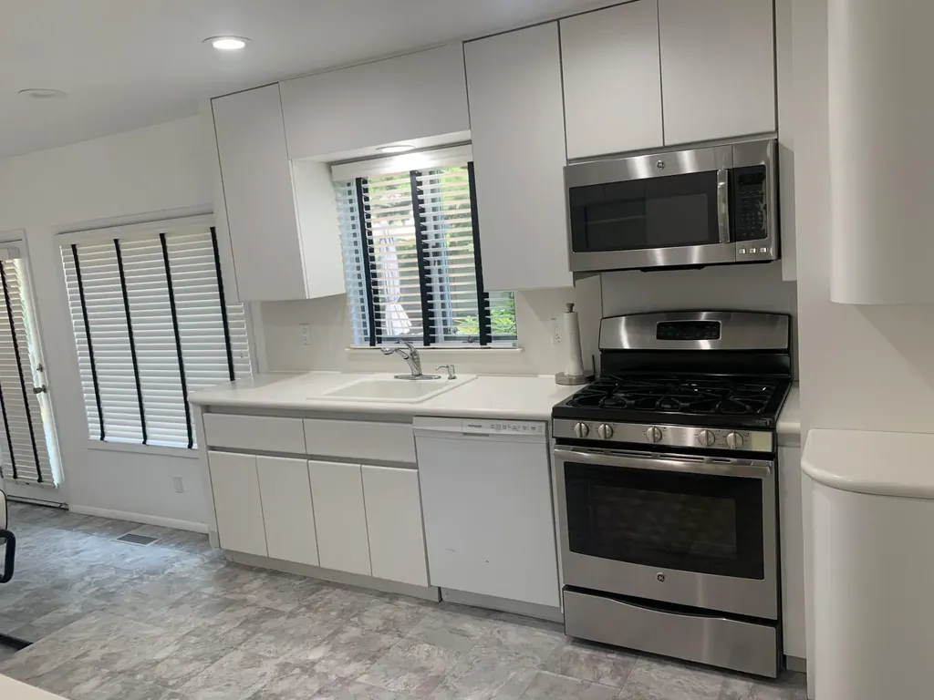 220 Jackson Place Hewlett NY 11557