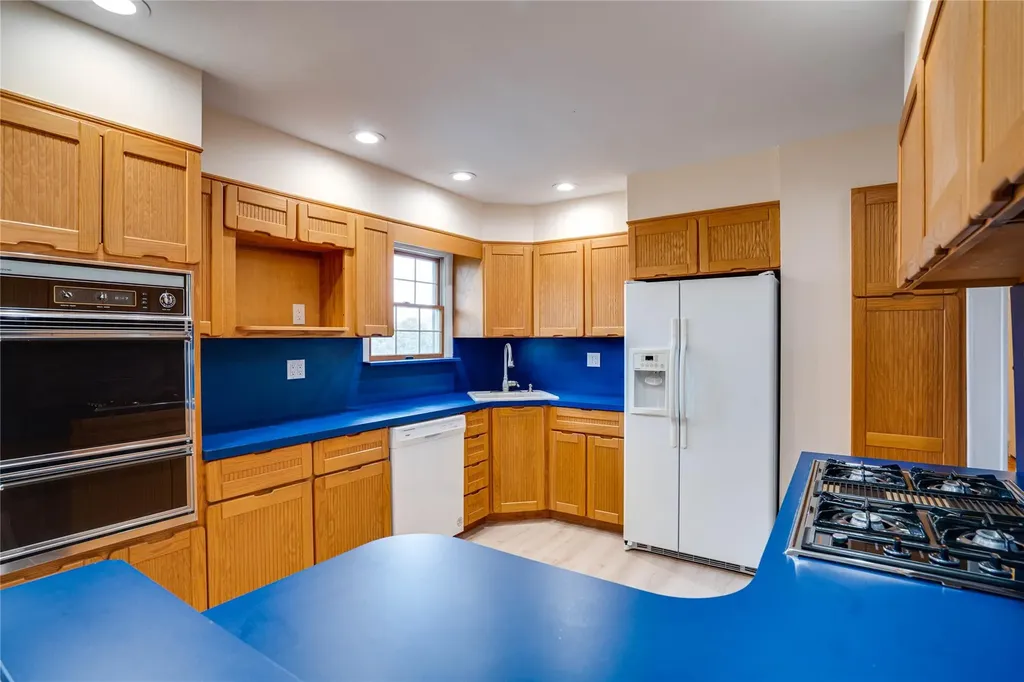 47 Bowling Lane Deer Park NY 11729