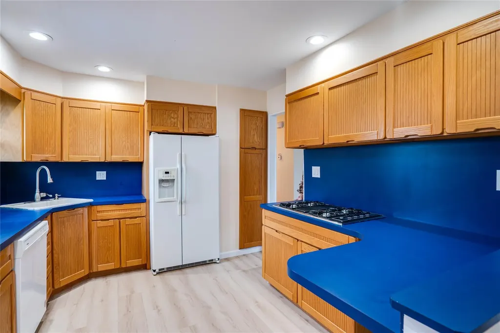 47 Bowling Lane Deer Park NY 11729
