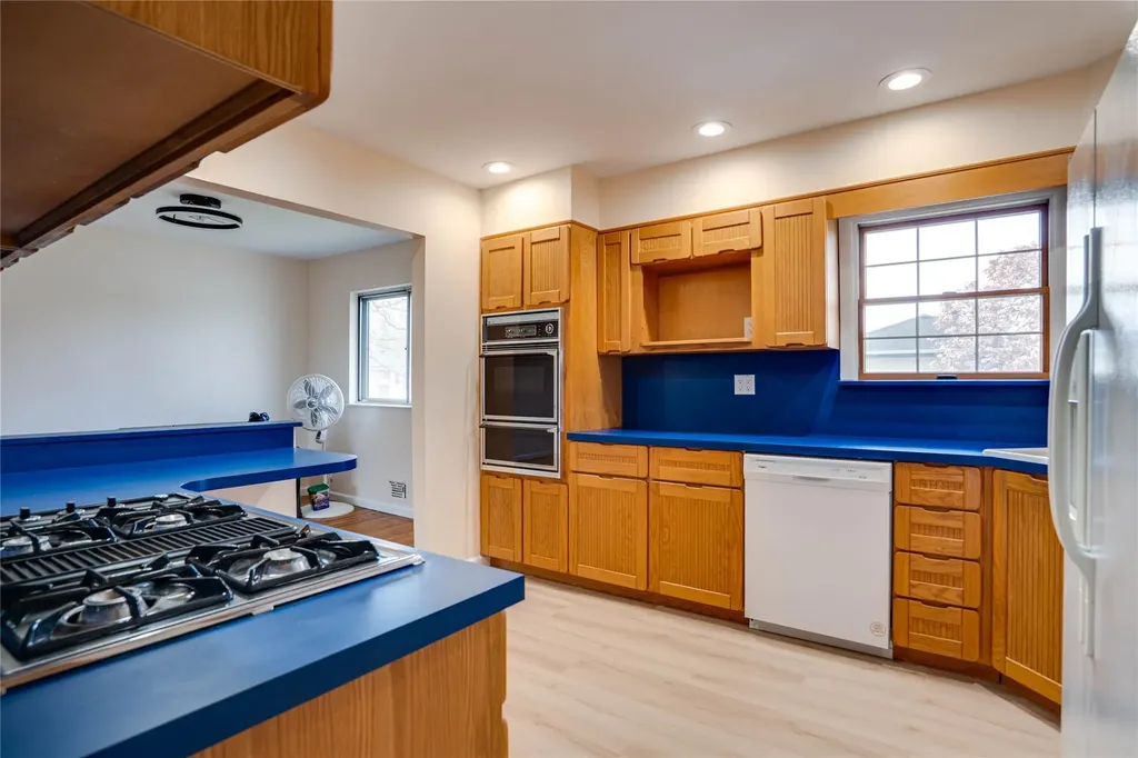 47 Bowling Lane Deer Park NY 11729