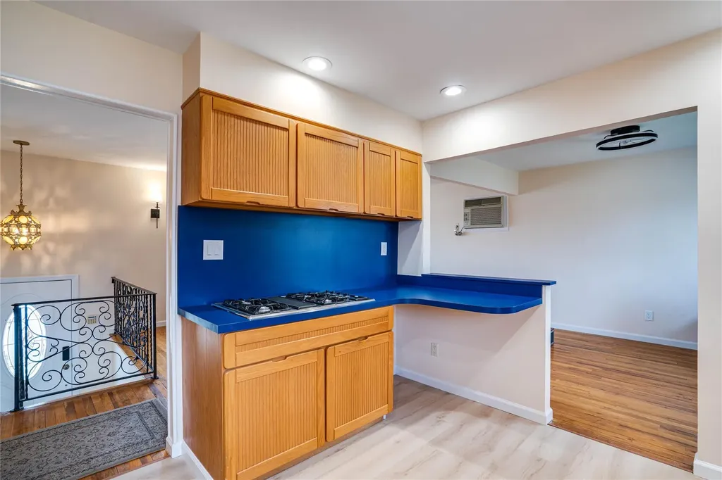 47 Bowling Lane Deer Park NY 11729