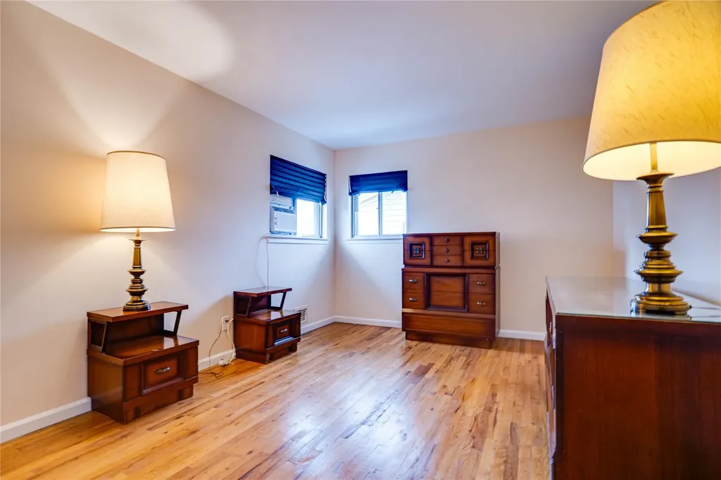 47 Bowling Lane Deer Park NY 11729