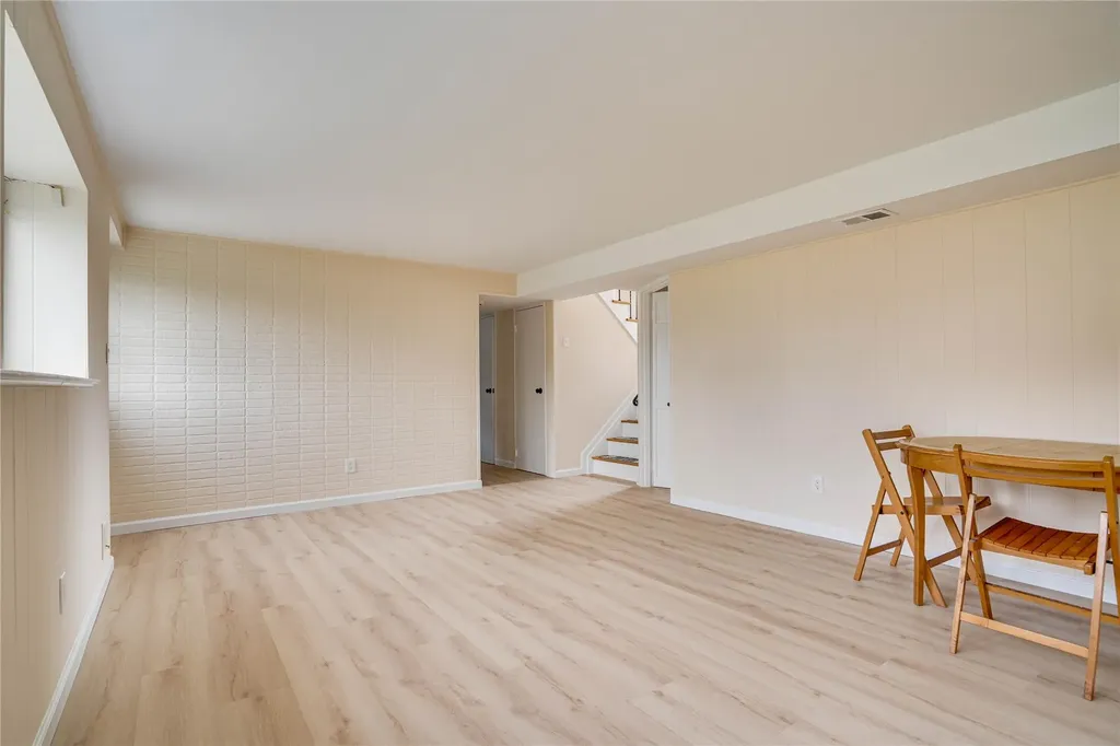 47 Bowling Lane Deer Park NY 11729