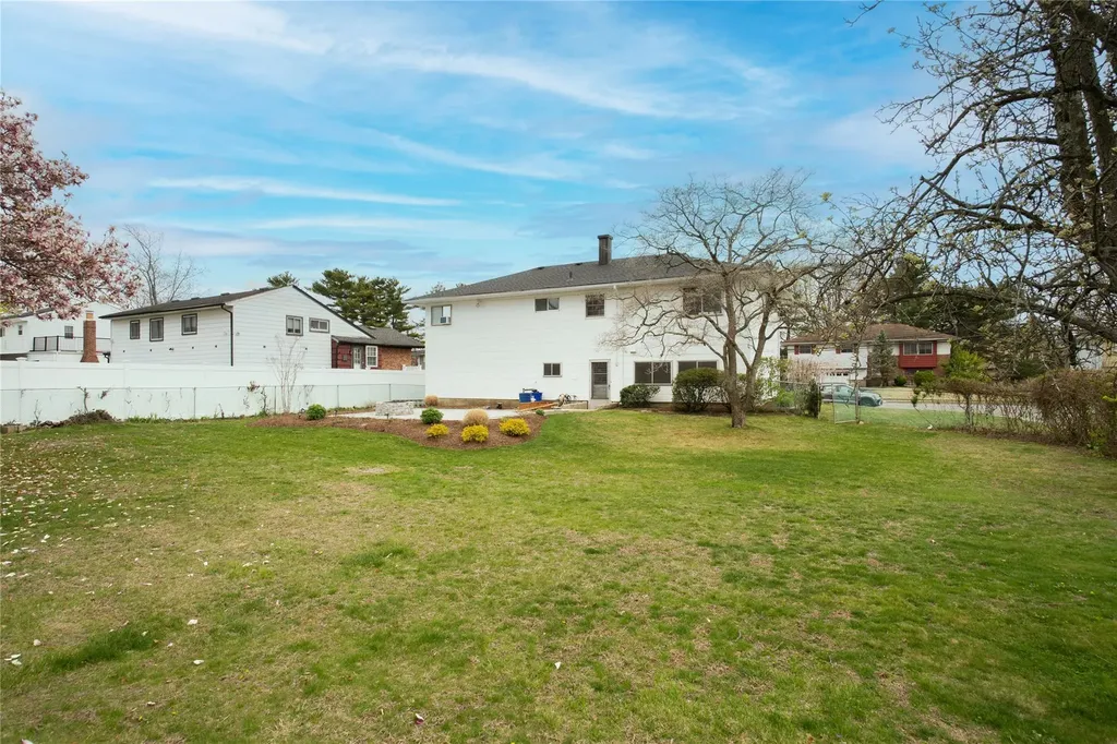 47 Bowling Lane Deer Park NY 11729