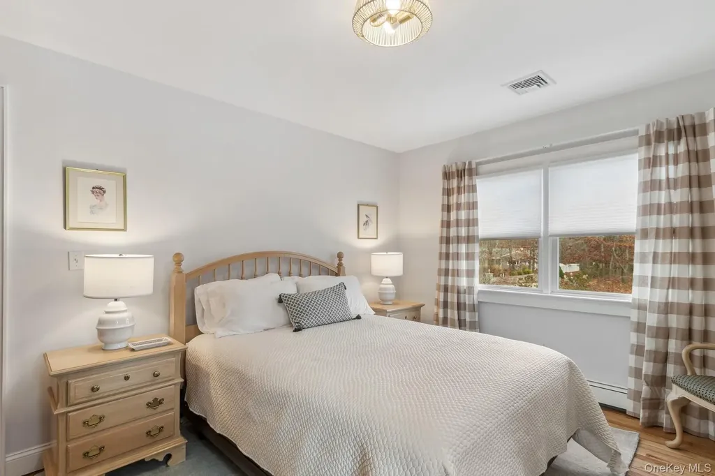 3 Debbie Trail Hampton Bays NY 11946