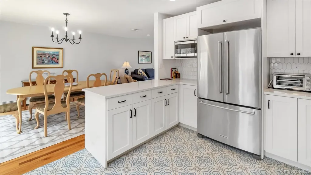 3 Debbie Trail Hampton Bays NY 11946