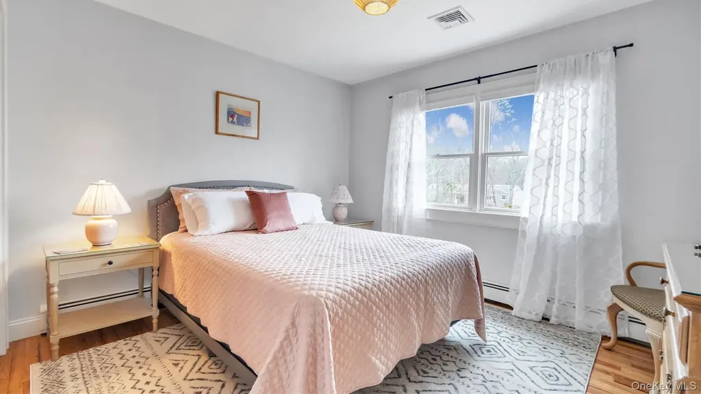 3 Debbie Trail Hampton Bays NY 11946