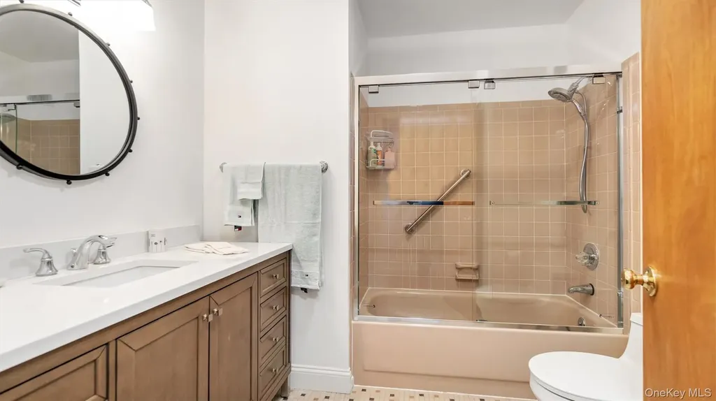3 Debbie Trail Hampton Bays NY 11946