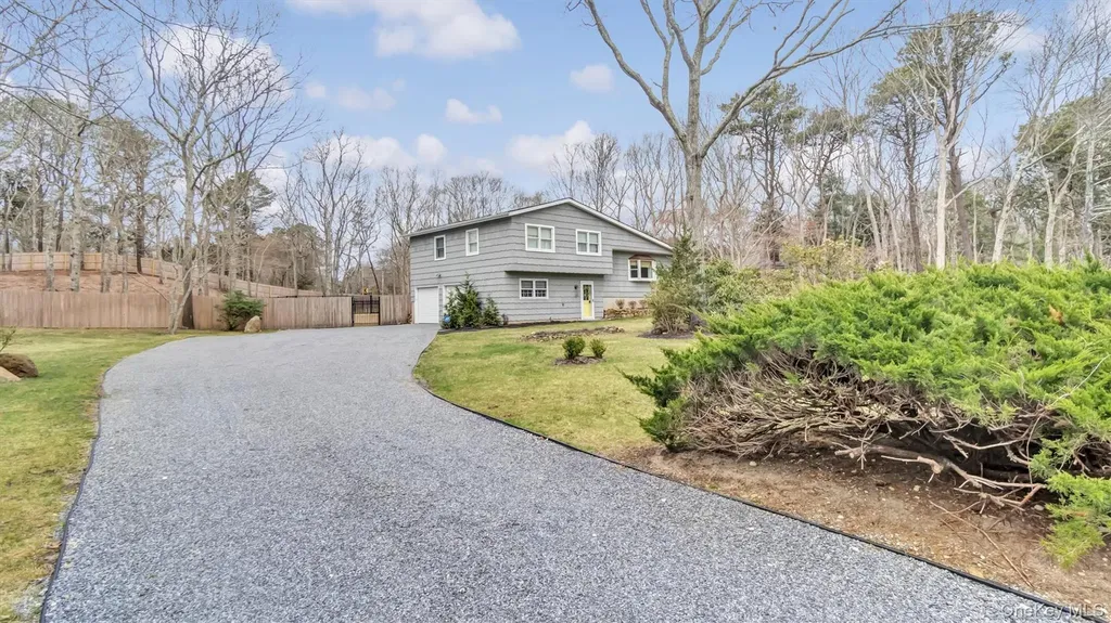 3 Debbie Trail Hampton Bays NY 11946