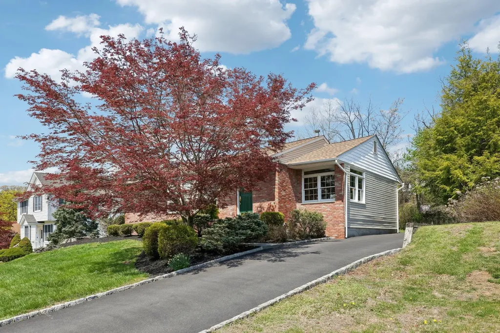 21 Jackson Drive Stony Point NY 10980