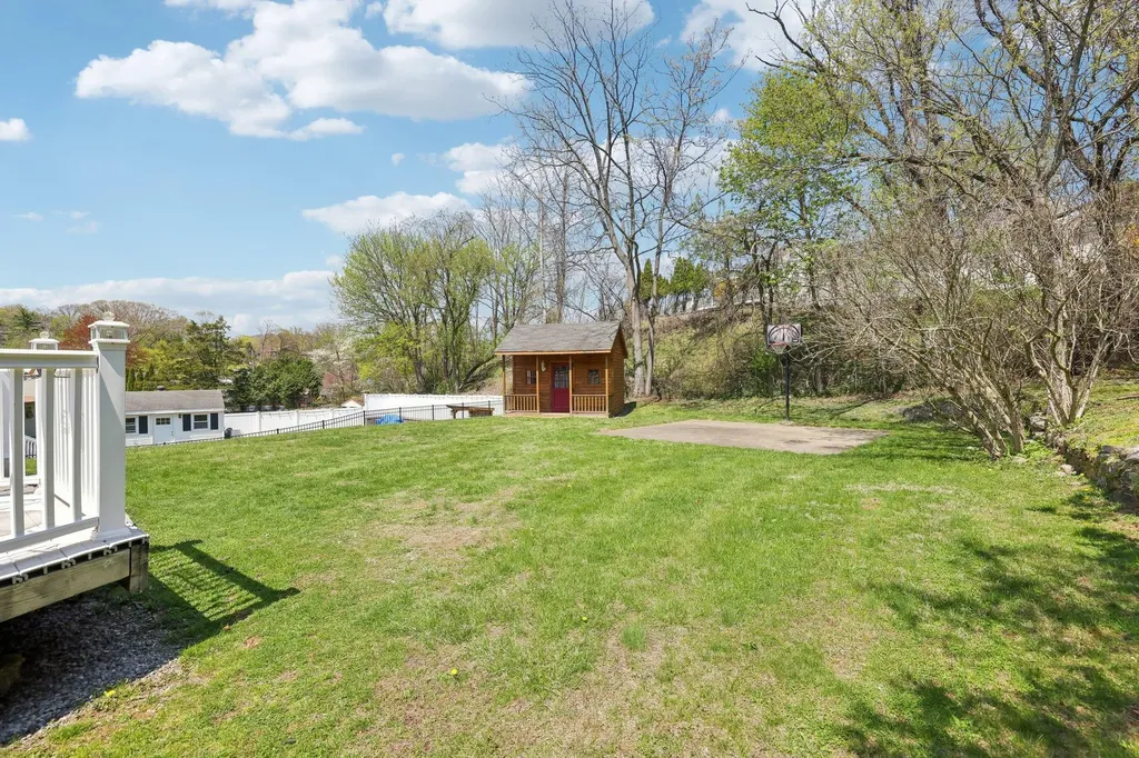 21 Jackson Drive Stony Point NY 10980