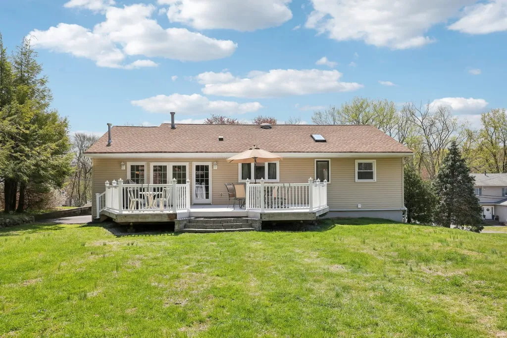 21 Jackson Drive Stony Point NY 10980