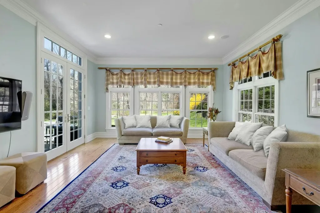 85 Woodlands Road Harrison NY 10528