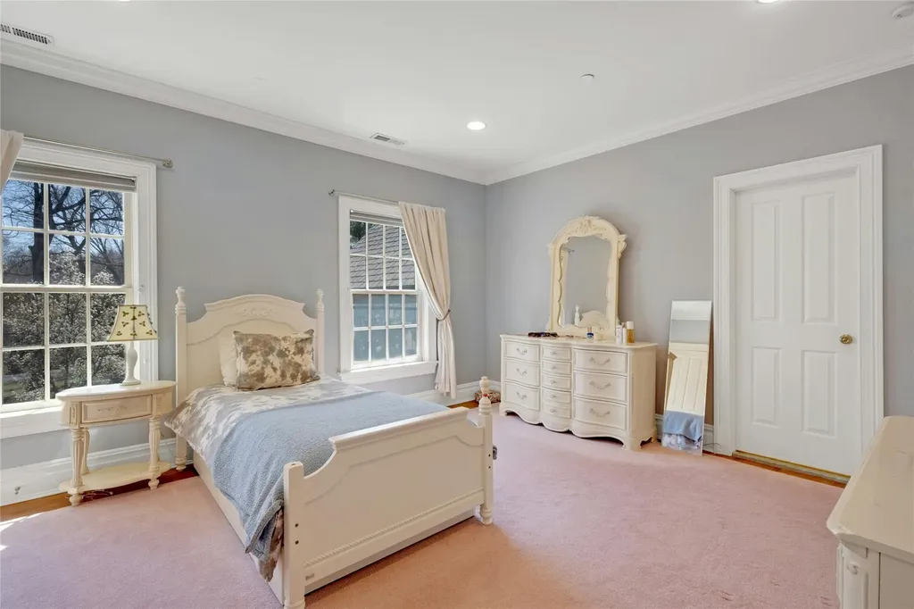 85 Woodlands Road Harrison NY 10528