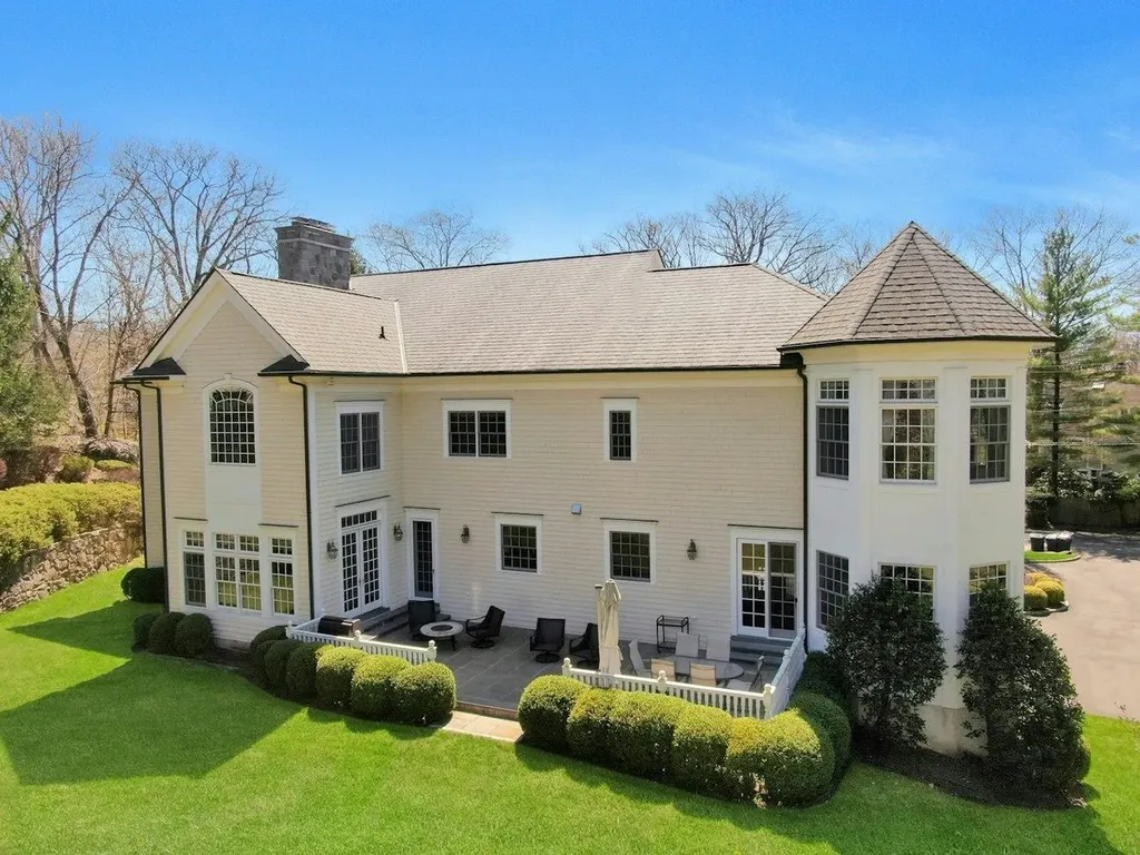 85 Woodlands Road Harrison NY 10528
