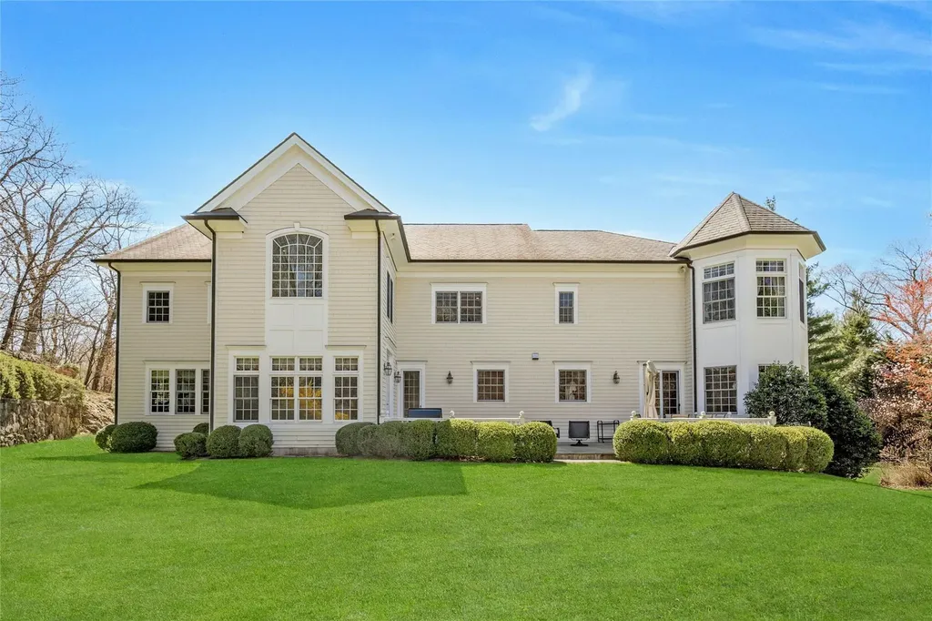 85 Woodlands Road Harrison NY 10528