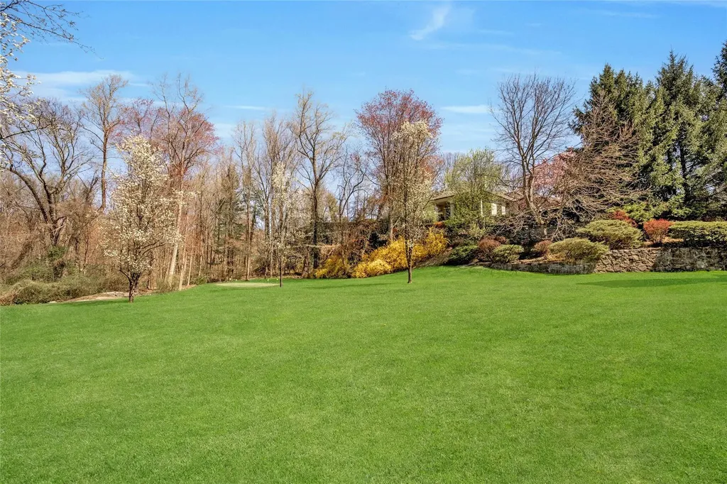 85 Woodlands Road Harrison NY 10528