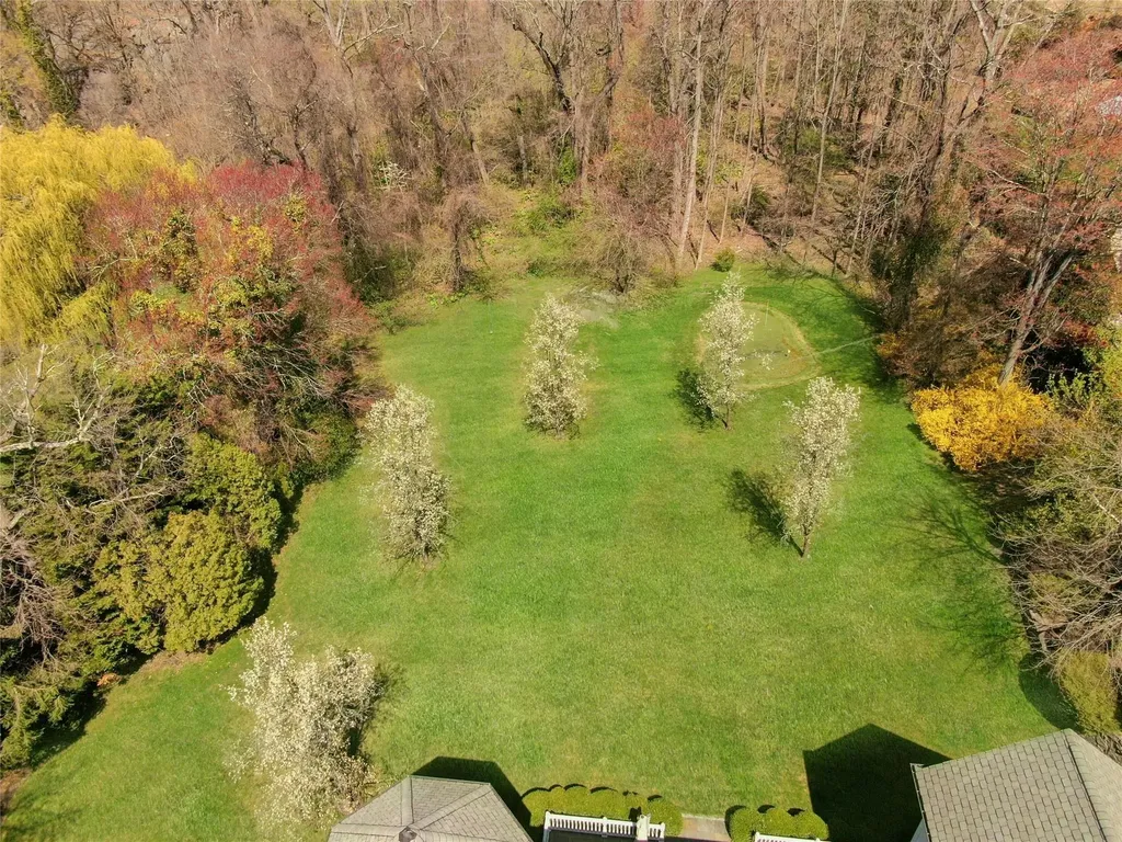 85 Woodlands Road Harrison NY 10528