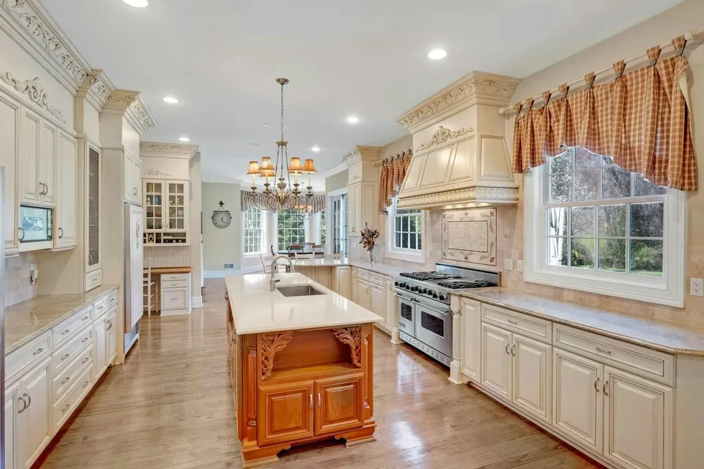 85 Woodlands Road Harrison NY 10528