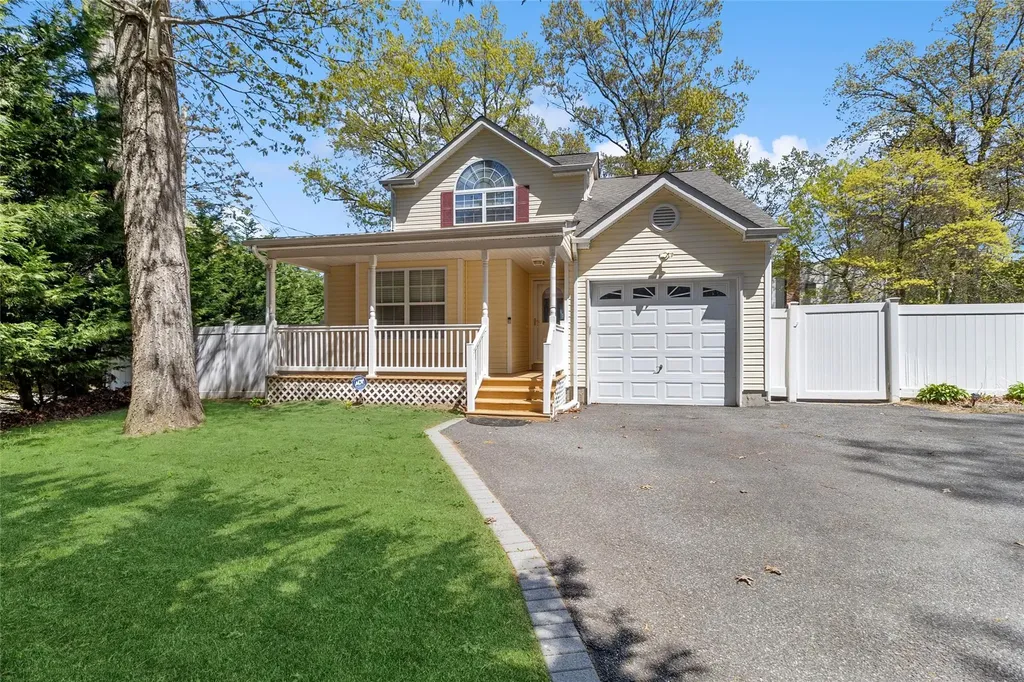 1 Queens Road Miller Place NY 11764