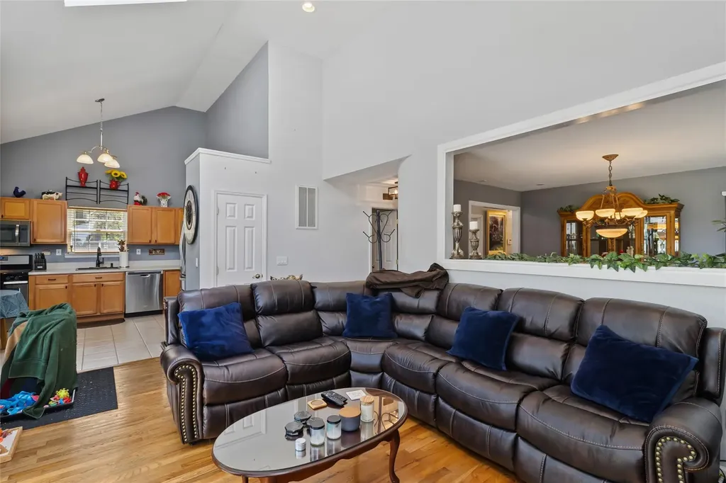 1 Queens Road Miller Place NY 11764