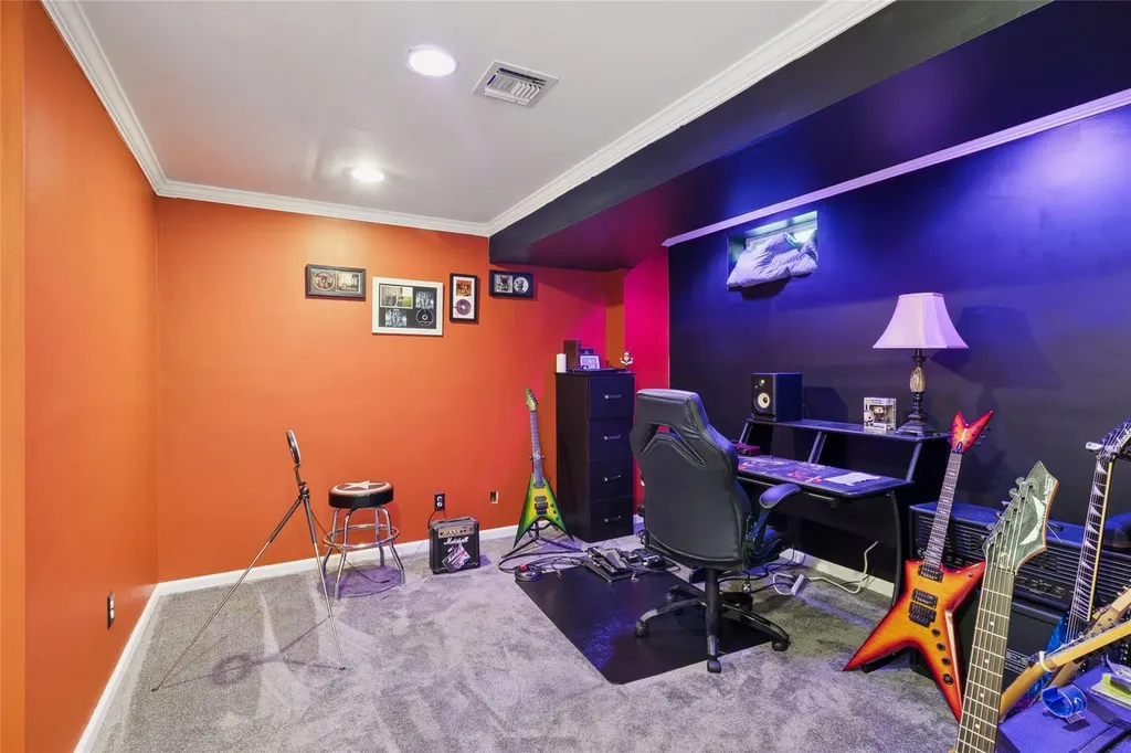 1 Queens Road Miller Place NY 11764