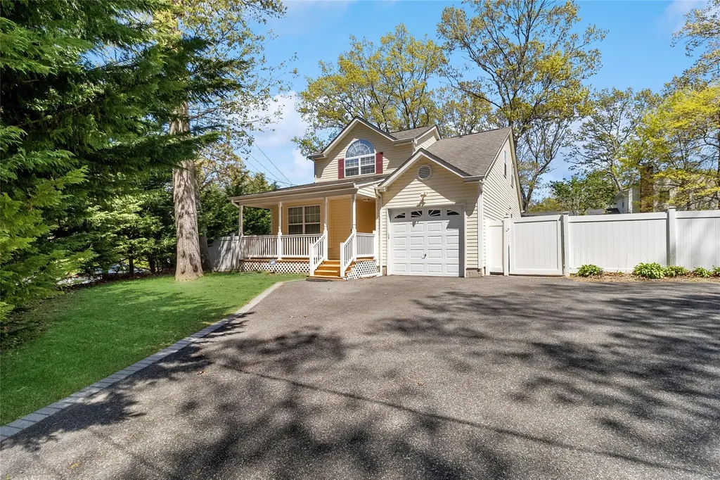 1 Queens Road Miller Place NY 11764