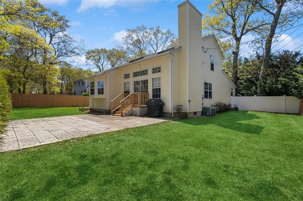 1 Queens Road Miller Place NY 11764
