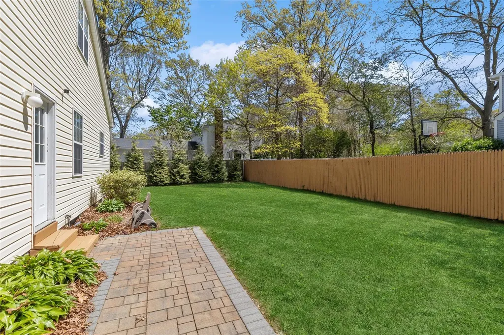1 Queens Road Miller Place NY 11764