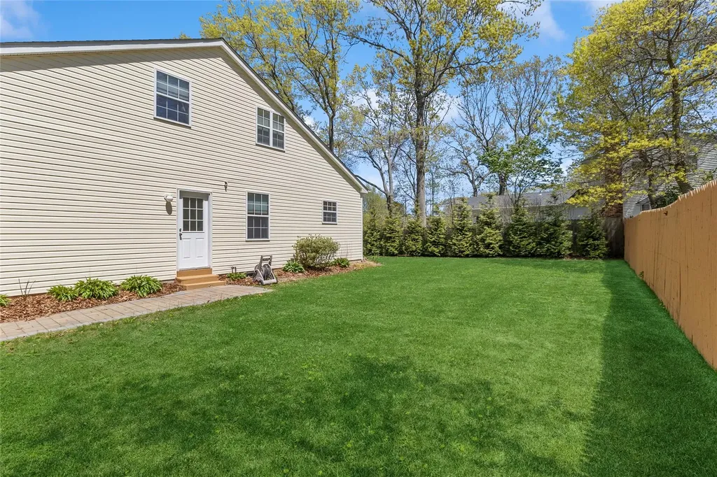 1 Queens Road Miller Place NY 11764