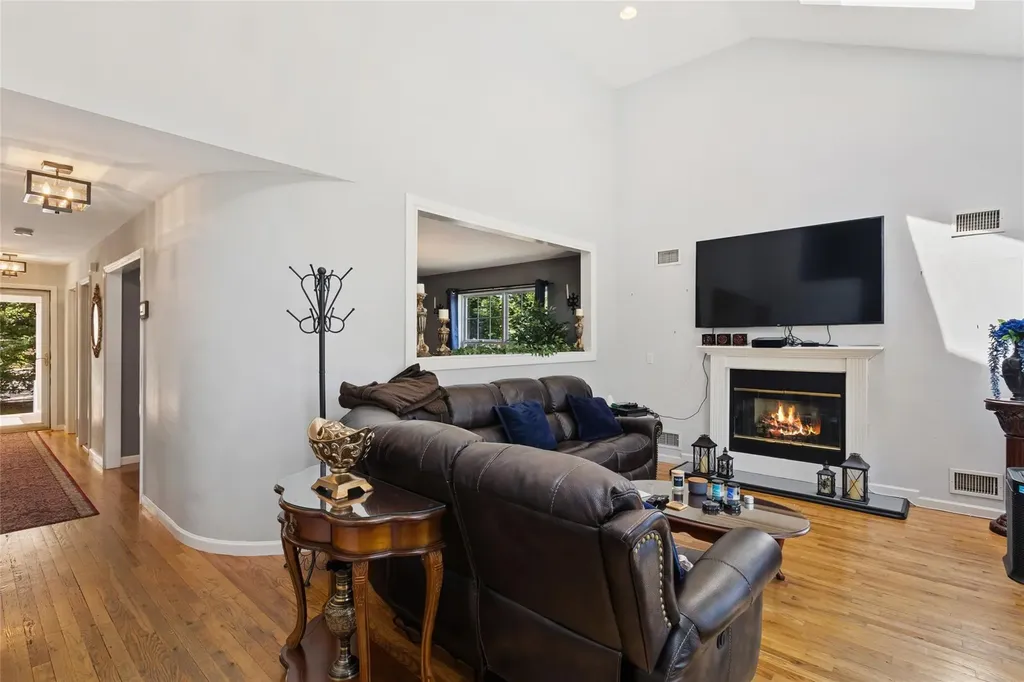1 Queens Road Miller Place NY 11764