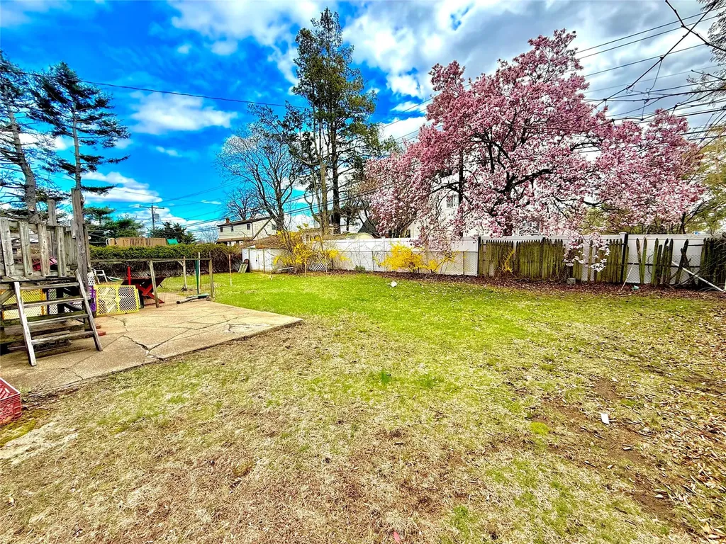 71 Jamaica Avenue Plainview NY 11803