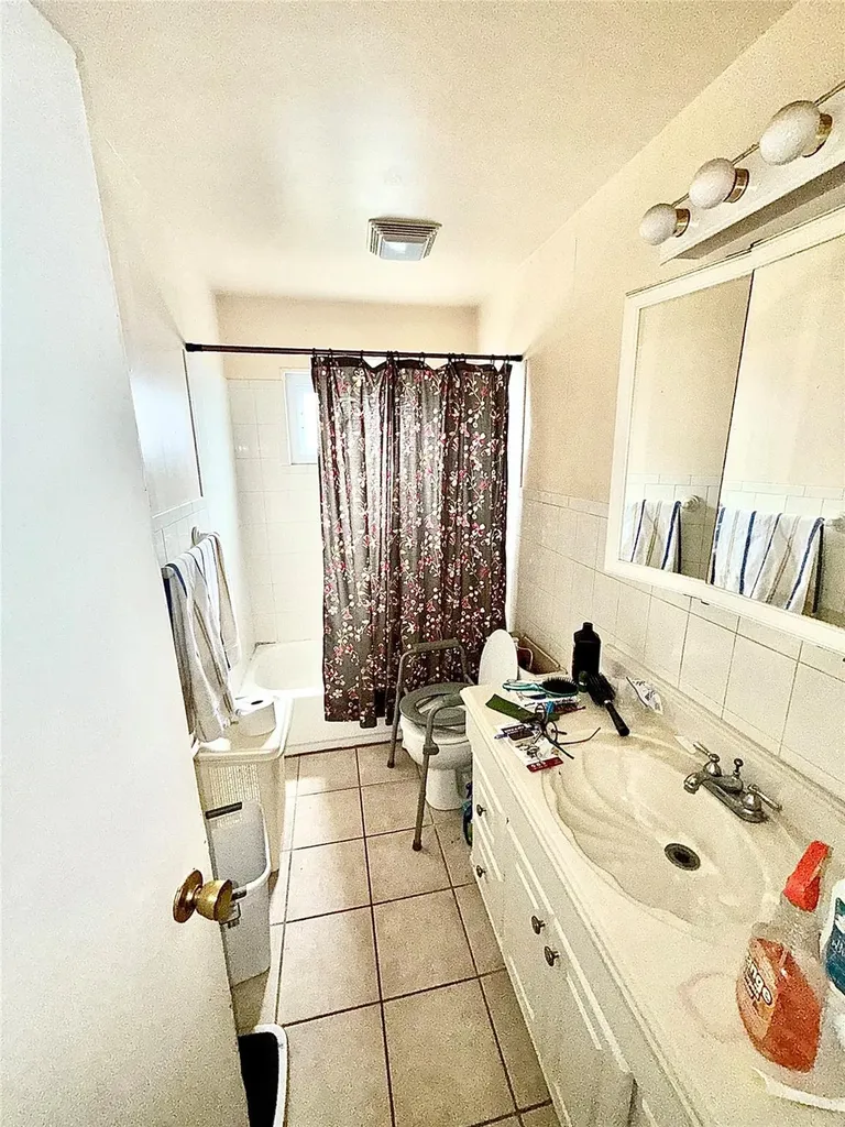 71 Jamaica Avenue Plainview NY 11803