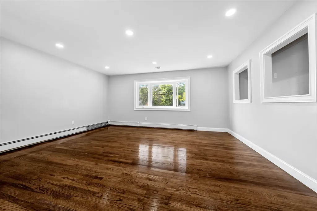 38 Moffitt Boulevard East Islip NY 11730